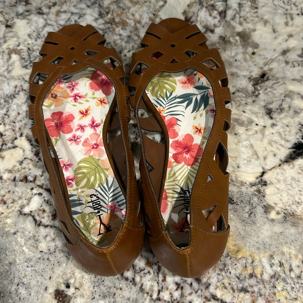 Brown casual flat - Y not? Size 10